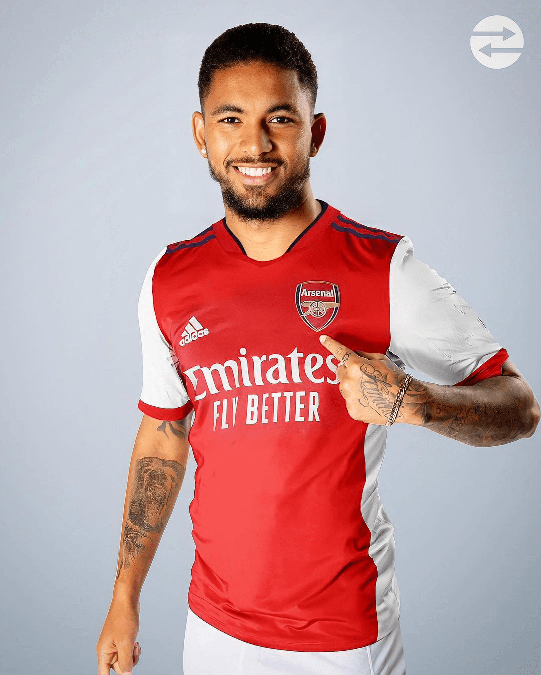 阿斯顿维拉训练开放日，今晨官宣签约引欢呼，欧篮联在即，训练强度明显提升的简单介绍